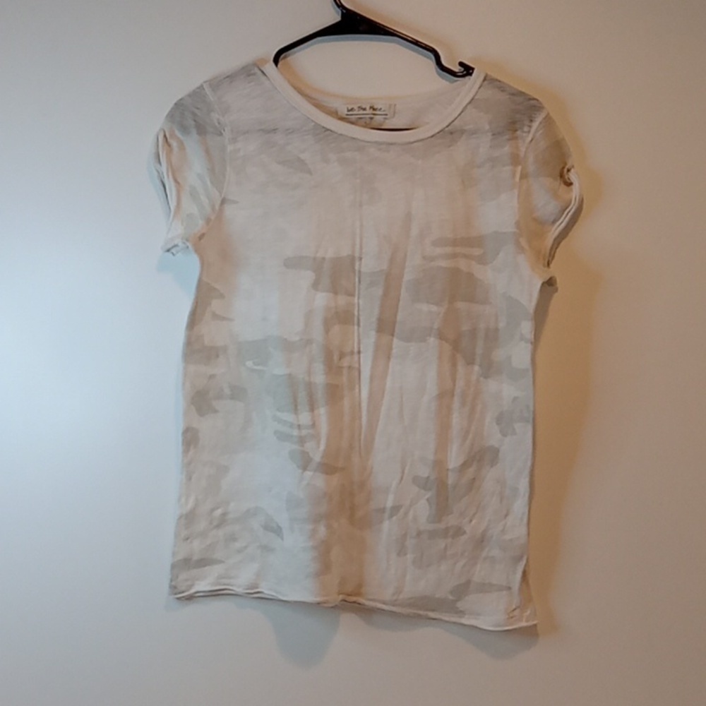 Free People We The Free White/Gray Camo T Shirt Blouse Women's Sz Med NICE EUC